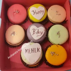 I love making personalized gifts like this macaron box for a birthday. I can write names and short messages like 'Happy B'day' on the macarons to make your gift extra special.