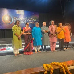 With my musician friends at a festival at Chowdaiah Memorial Hall. It was wonderful to meet so many friends and enjoy a fabulous concert together.