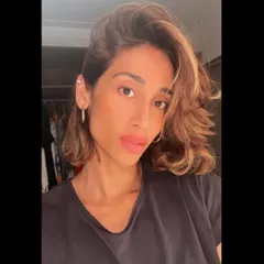 Hello summer with this wavy, soft textured bob. The face-framing layers and waves create a light, airy look that's perfect for warmer weather.