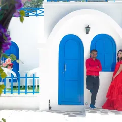We can travel to Greece without leaving Bangalore. This Santorini themed studio set offers a vibrant and romantic backdrop for your couple photos.