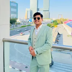A moment from my work trip to Dubai. Applying Vastu principles in modern architectural marvels is a fascinating challenge.