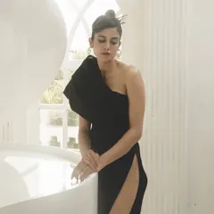 A high-fashion moment in black. This look for Aaditi Pohankar is all about understated glam with a focus on flawless skin and a defined, neutral eye.