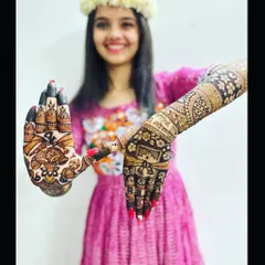 This bride is showing the detailed portrait work on her palms. It's always a pleasure to create something so personal and meaningful for my clients.