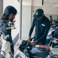 Our partners mounting the data logging equipment onto a student's bike. The setup is quick and non-intrusive.