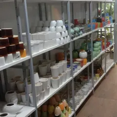 Our selection of white ceramic pots is perfect for a clean, minimalist aesthetic. We stock them in various shapes like cylinders, squares, and bowls to suit any decor style.