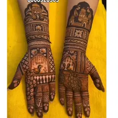 See how we can add a name to your design. Here, the groom's name 'Paras' is written on the palm, and his name is also tattooed on her arm, making it extra personal.