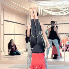 The mirror in a studio is a great tool for self correction. You can see the group dynamic here, with each person on their own journey while sharing the collective energy of the workshop.