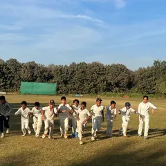 Warming up is key to performance and injury prevention. Our players start their session with running drills to build stamina and get ready for action.