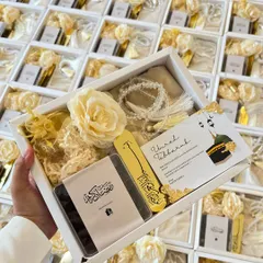 I am always honored to create return favors for those coming back from Hajj or Umrah. This is a bulk order of beautifully arranged gift boxes.