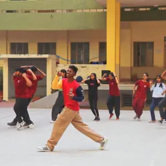 A candid moment from my dance workshop at the Bangalore Institute of Technology. My goal is always to make learning fun and accessible, even for students who are completely new to dance.