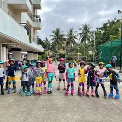Look at these happy faces. I make sure every class is packed with fun so that every kid enjoys learning and gets comfortable rolling on wheels.