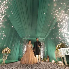 We specialize in creating picture-perfect, high-impact moments. This grand entrance is amplified by perfectly timed cold pyrotechnic sparks, providing a safe yet spectacular welcome for keynote speakers, award recipients, or guests of honor at any major corporate event.
