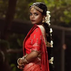 Celebrating the beauty of dusky skin with this traditional South Indian bridal look. I focused on perfect shade matching to enhance her natural skin tone, creating a dewy, radiant finish that looks seamless. The bold eyes and traditional jewelry complete this regal and timeless bridal style.
