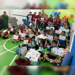 The whole team together! A group photo with kids, coaches, and parents after a successful athletics competition. These events are a celebration of our entire Speedupkids community.