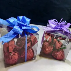My mini chocolate bomb cubes are a versatile and affordable gifting solution. These clear boxes filled with foil-wrapped chocolates are perfect for birthdays, school parties, or just a small token of appreciation.