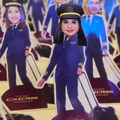 We created an army of custom pilot and cabin crew-themed bobbleheads for a Vistara Connections event. This activity is perfect for corporate events, allowing employees to become a miniature version of their professional selves.