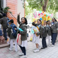 The excitement is contagious! Students arriving for the Mathopedia National Level Competition, full of energy and ready to showcase their skills.