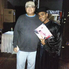 A moment with film actor, writer, and producer Mr. Vivek Vaswani. I am grateful for the opportunities to meet and learn from creative leaders.