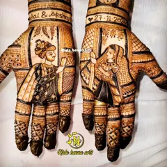 The Varmala or Jaimala ceremony is one of the most joyful moments of a wedding. I love capturing this exchange of garlands in my figurative mehandi designs.
