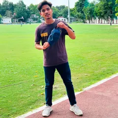 My first day of college was the start of a new chapter. I bring this same energy and excitement to my coaching, preparing students for their own college journeys and helping them make the most of every opportunity.