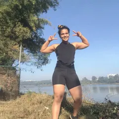 Celebrating a small win during my run. I didn't hit my full target, but I maintained a consistent pace, which is a huge victory for me. It's all about progress, not perfection.