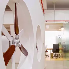 For Ananya Technologies, a company that makes components for aircraft, we added this custom propeller detail. It’s a small touch that connects the design of the office directly to the work they do.