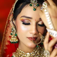 Mastering the classic Indian bridal look is a cornerstone of our curriculum. Here, our students perfected a radiant, HD-ready finish with a dramatic smokey eye and flawless skin, a look that is timeless and in high demand.