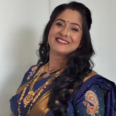 A beautiful smile from the mother of the groom. Her elegant makeup and hair complemented her traditional attire perfectly.