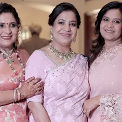 It’s an honor to get the entire family ready. Here, I’ve done subtle, elegant makeup for the groom's mother and aunts, focusing on techniques for mature skin that look fresh and sophisticated, never heavy.