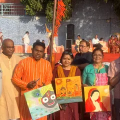 Celebrating the Indian New Year with a live painting session at Sur Ghat in Delhi. Thank you to Sanskaar Bharti for organizing such a wonderful cultural event.