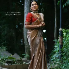 The full view of a traditional bride, highlighting the perfect saree drape and elegant posture. My course includes a dedicated workshop on over 10 styles of saree draping, ensuring you can style a bride from head to toe.