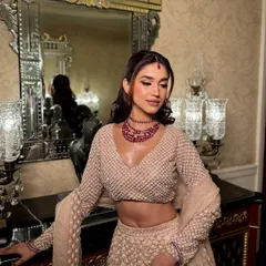 Soft glam with main character energy. This look is all about that next-level glow.