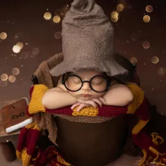 For the parents who love a little bit of magic, I offer creative themes like this enchanting Harry Potter setup. We can bring your favorite stories to life, creating a playful and unique portrait of your little one.