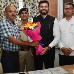 A moment of appreciation from the Haryana Police officials in Gurugram. I am always grateful for the opportunity to contribute.