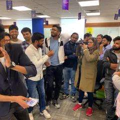 Bringing a moment of magic to the office floor. Breaking up the workday with some interactive entertainment is a fantastic way to boost morale and energize the team.