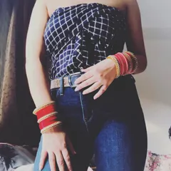 This is a perfect example of my wardrobe detox philosophy. I took a regular, old cotton shirt and styled it as a chic strapless top. I can teach you dozens of similar hacks to breathe new life into clothes you already own.