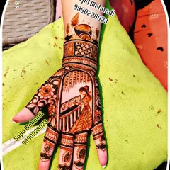 A custom design for Karva Chauth, capturing the iconic moment of the festival. The portrait of the woman with the sieve and diya makes this mehandi special and meaningful for the occasion.