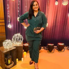 Dressed and ready for a night of wedding performances. My presence at your event ensures everything goes off without a hitch, letting you focus on enjoying your moment.