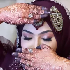 The final result is everything. This is the beautiful, deep maroon stain my bride achieved, all from my natural, chemical-free henna paste. The richness of the color against her bridal jewelry is just perfect.