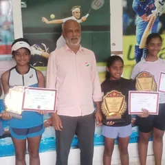 Ruhi with her Doubles Finalist trophy from the NS U/12 in Hyderabad. She also reached the singles semi-finals.