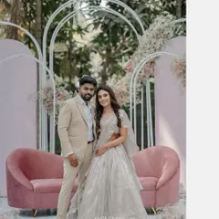 For this modern garden engagement, I created a chic and romantic backdrop. The setup features soft pastel florals, contemporary white arches, and a plush pink sofa, making it the perfect photo-ready spot for the happy couple.