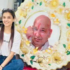 Grateful for big things, small things, and everything in between. Here I am with the completed large Guruji frame, a piece that took so much patience and love to create.