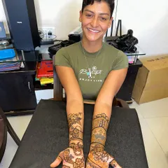 I was so happy to apply mehandi for this lovely client from Switzerland. It was her first time getting henna in India, and she was thrilled with the intricate design.