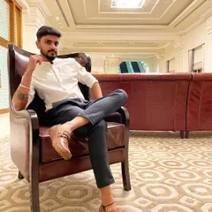 Dressed for a corporate event or a classy wedding reception. My presentation is as professional as my music, ensuring I fit the style and tone of your special occasion.