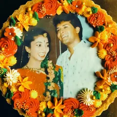 Turn your favorite memories into a delicious treat. My custom photo tarts feature a high-quality edible image of your choice, framed with beautiful, hand-piped buttercream flowers. It’s the perfect centerpiece for anniversaries and special milestones.