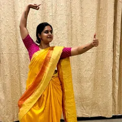 Commemorating the first day of Navratri and the goddess Shailaputri, daughter of the mountains. The mudra here depicts Lord Shiva, her consort, holding the crescent moon and the damaru.