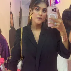 A quick selfie from the Huda Beauty brand launch event. It was an unforgettable evening celebrating beauty and empowerment.