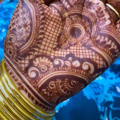 A close-up of the stain, showing how the intricate details of the design are preserved in the final colour.