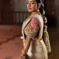 This is the kind of timeless, divine South Indian bridal look you will master. We focus on creating radiant skin that glows, paired with classic eye makeup and traditional accessories, to make the bride feel like a goddess on her special day.