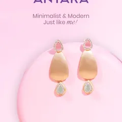 Not loud, yet impossible to ignore. These minimalist and modern earrings feature a brushed satin finish, fluid contours, and a symphony of morganite and aquamarine gemstones for a touch of subtle colour.